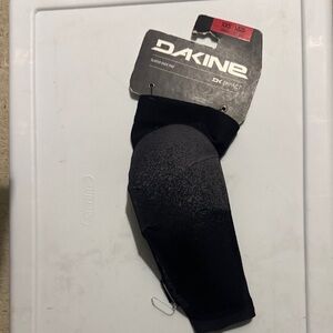 Dakine Black Knee Protector/unisex